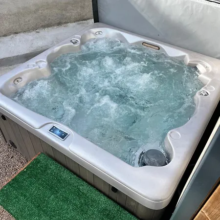 Mobile-home Tout Equipe Avec Jacuzzi Apartment *